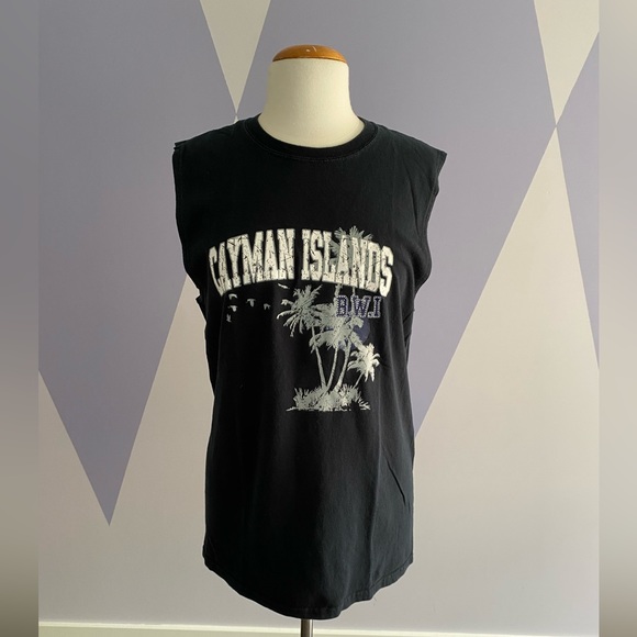 Sleeveless T-Shirt - Picture 1 of 4